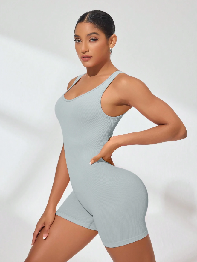 Enterizo espalda afuera corto