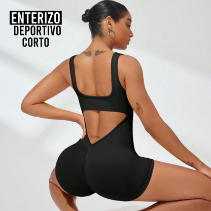 Enterizo espalda afuera corto